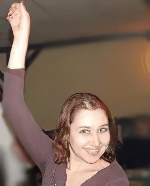 Поднимаем руку вверх