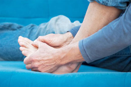 Что такое подагра на ногах у мужчин симптомы лечение